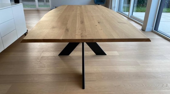 Image 1 of Prachtige Eettafel Van Wilde Eik Met Zwart Metalen Onderstel