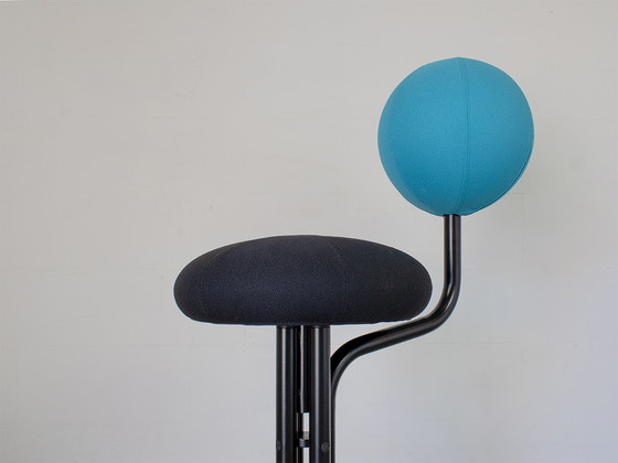 Image 1 of Globe concept ergonomische hoge stoel design Peter Opsvik