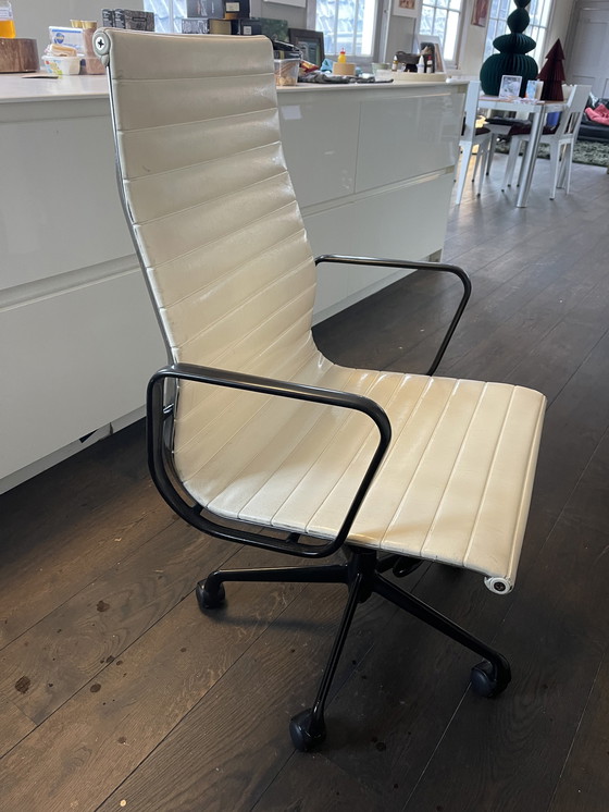 Image 1 of Vitra Eames Herman Miller ea119