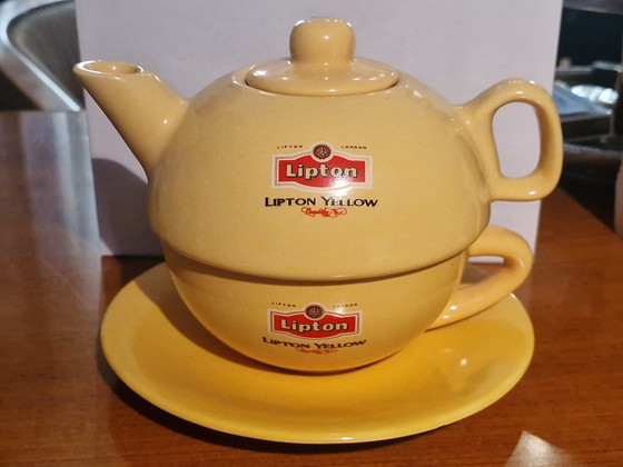 Image 1 of Lipton theepot met kopje geel