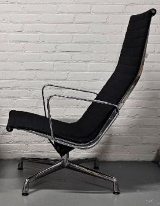 Image 1 of Charles & Ray Eames Voor Vitra Fauteuil Ea124