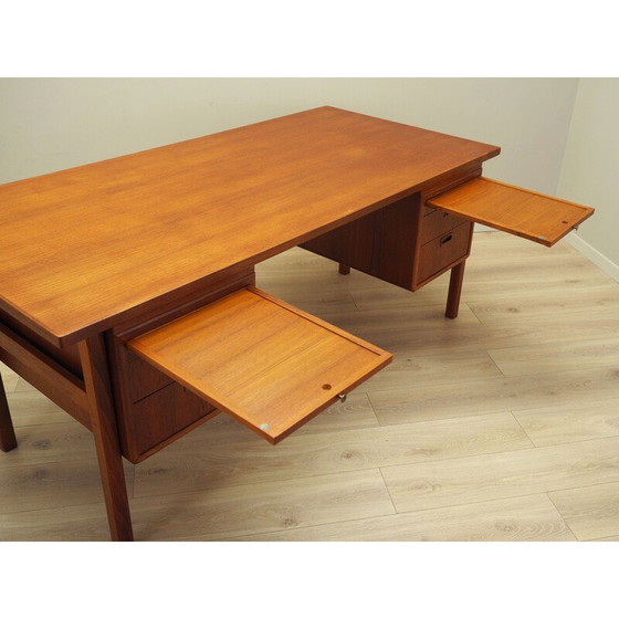 Image 1 of Vintage teakhouten bureau van Åtvidaberg, jaren 1970