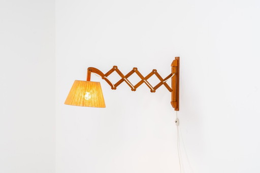 Grote teakhouten wandlamp "Scissor" (Denemarken, jaren 1960).