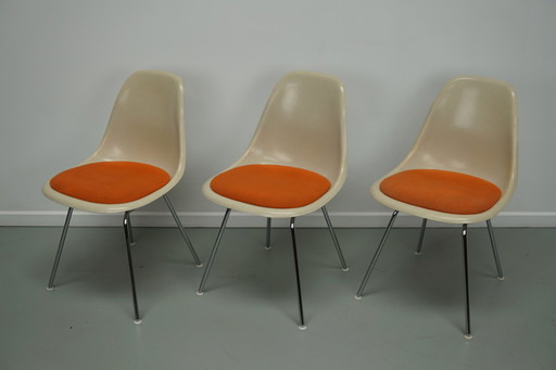 Charles & Ray Eames - Herman Miller - drie glasvezel RDX stoelen