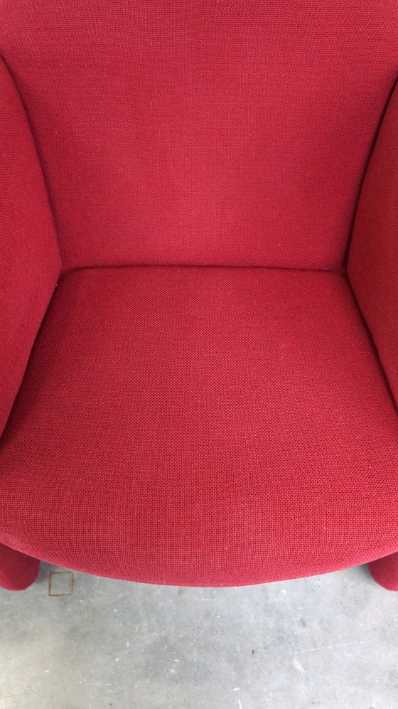 Image 1 of 2 x rode vintage design fauteuil van Artifort, model BEN