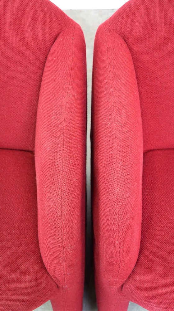 Image 1 of 2 x rode vintage design fauteuil van Artifort, model BEN