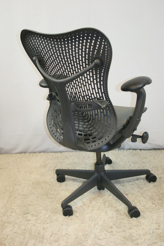 Image 1 of Herman Miller Mirra bureaustoel