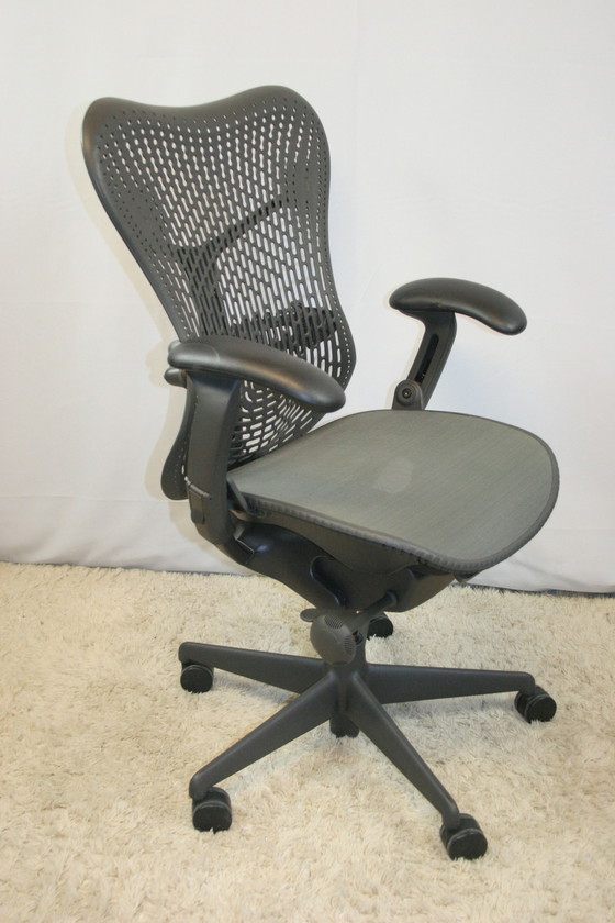 Image 1 of Herman Miller Mirra bureaustoel