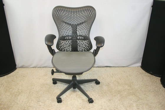 Image 1 of Herman Miller Mirra bureaustoel