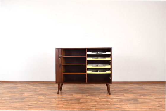 Image 1 of Mid Century Deense teakhouten jaloeziedeur dressoir, 1960S