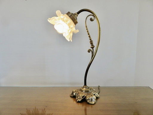 Art Nouveau Messing en Roze Tulp Lamp in Matglas