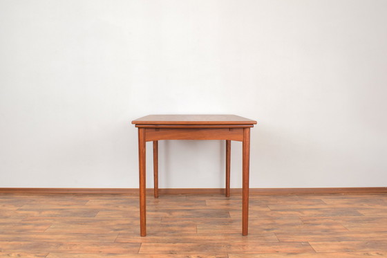 Image 1 of Mid Century Deense Teakhouten uitschuifbare eettafel, 1960S.