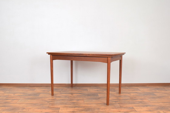 Image 1 of Mid Century Deense Teakhouten uitschuifbare eettafel, 1960S.