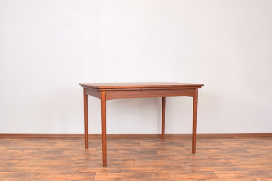 Image 1 of Mid Century Deense Teakhouten uitschuifbare eettafel, 1960S.