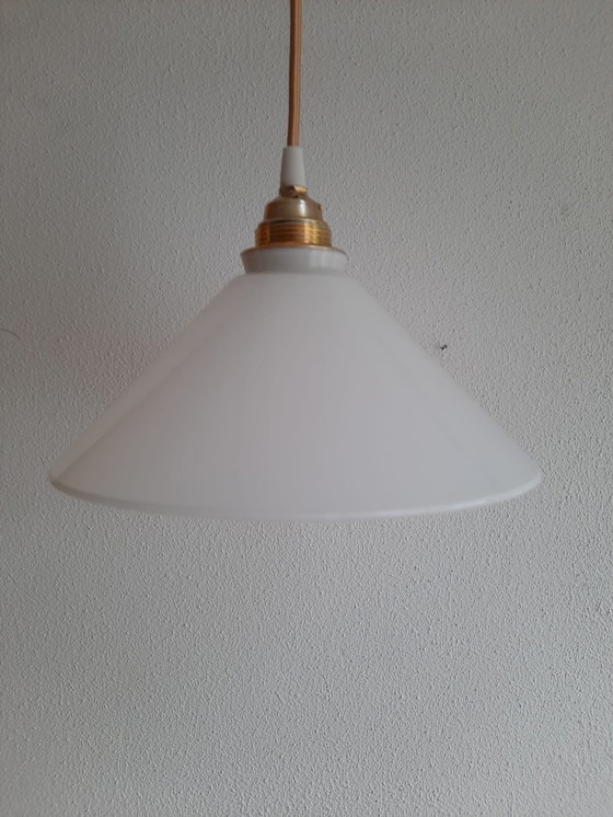 Image 1 of Vintage Driehoek Opaal Opaline Melkglas Wit Hanglamp Glas