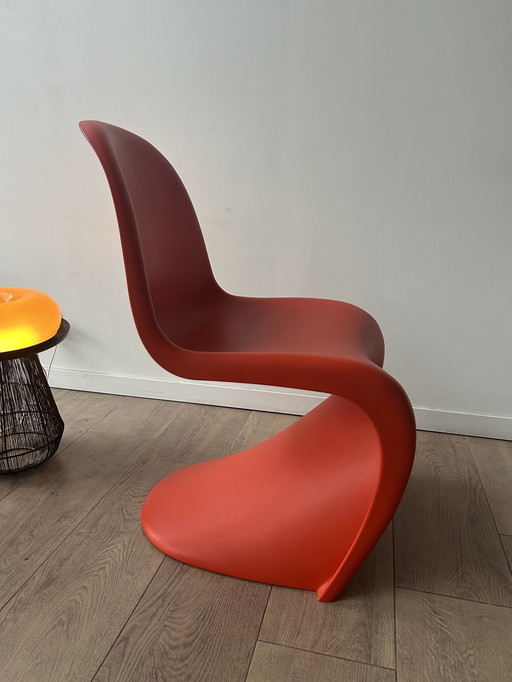 2 X Rode Panton Chair Van Vitra