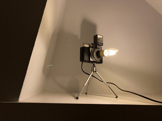 Image 1 of Cameralamp Met Retro Flits