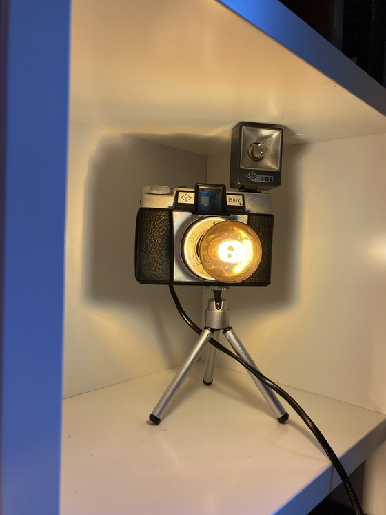 Image 1 of Cameralamp Met Retro Flits