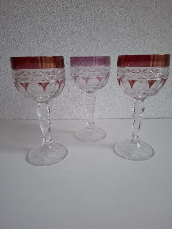 Image 1 of 3 Gekleurde Vintage Kristallen Wijnglazen