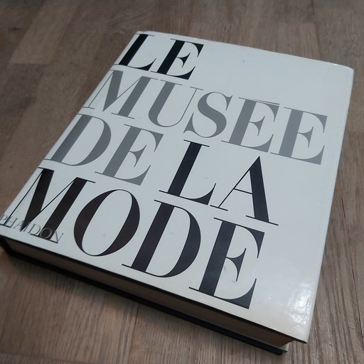 Le Mussee De La Mode