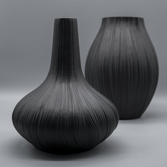 Image 1 of Rosenthal × Martin Freyer Bisque Porcelaine Noire Vaas Duo Iconic Plissée 1968