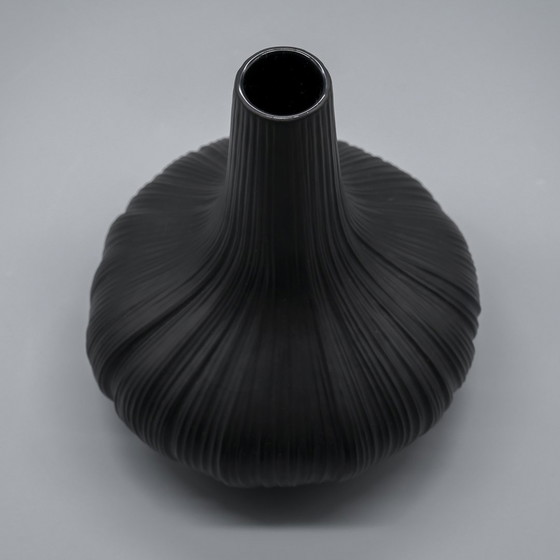 Image 1 of Rosenthal × Martin Freyer Bisque Porcelaine Noire Vaas Duo Iconic Plissée 1968