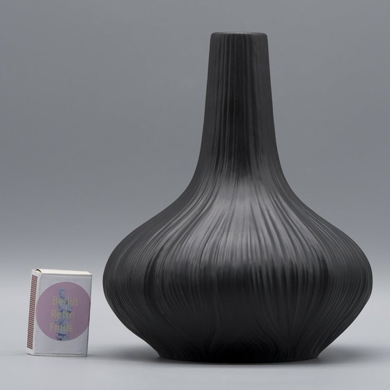 Image 1 of Rosenthal × Martin Freyer Bisque Porcelaine Noire Vaas Duo Iconic Plissée 1968