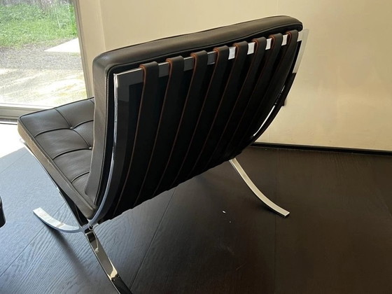 Image 1 of Knoll Set Barcelona Nieuw-Nooit Gebruikt Zwart Leer Ontwerp L. Mies Van Der Rohe En Lilly Reich 1929