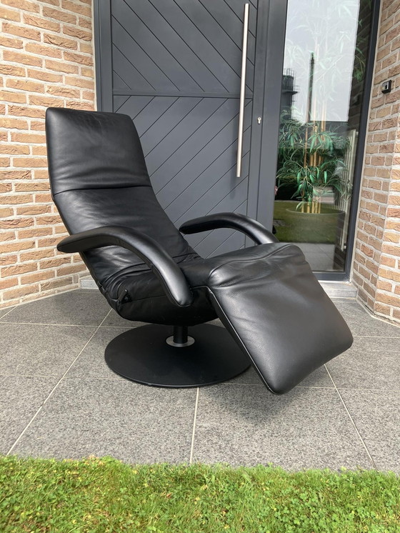 Image 1 of 2x Zwart lederen Jori Yoga relax fauteuils in topstaat! Medi Mono-move