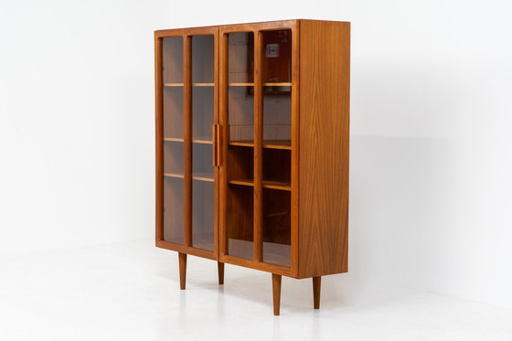 Image 1 of Teak Showcase van Ib Kofod-Larsen voor Faarup Møbelfabrik (Denemarken, 1960).