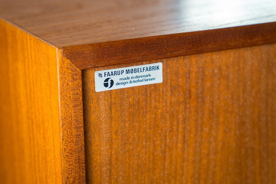 Image 1 of Teak Showcase van Ib Kofod-Larsen voor Faarup Møbelfabrik (Denemarken, 1960).