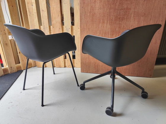 Image 1 of 2x Muuto Fiber chair stoelen