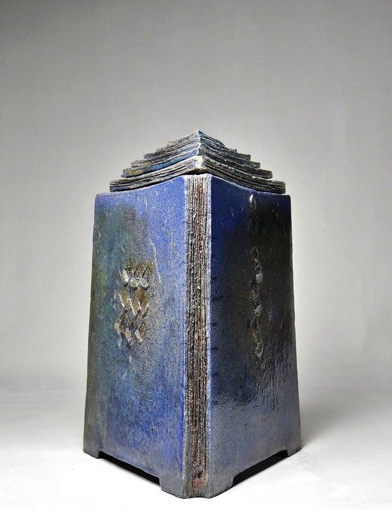 Image 1 of Grote driehoekige Raku doos Gesigneerd Vintage jaren 90