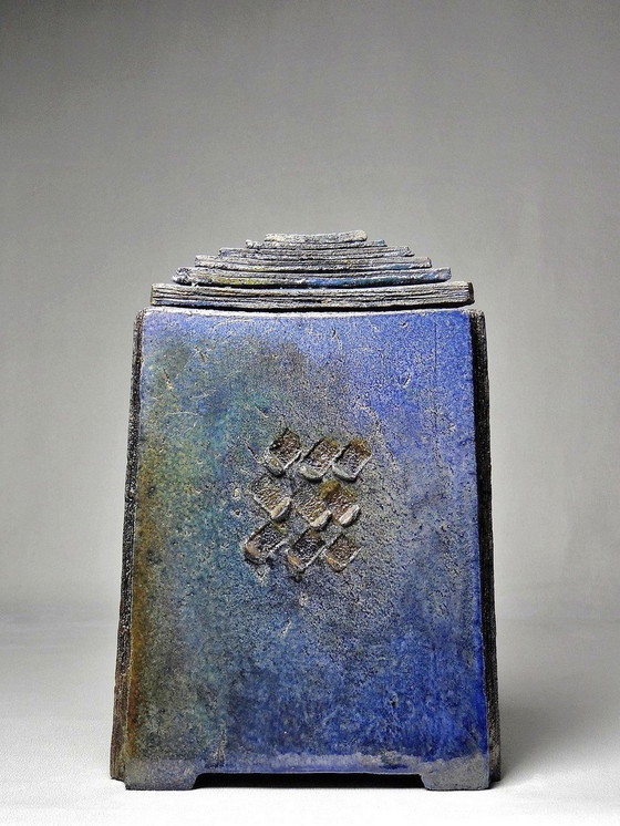 Image 1 of Grote driehoekige Raku doos Gesigneerd Vintage jaren 90