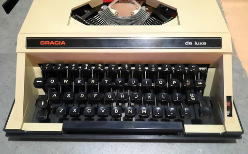 Vintage Prima Werkende Typemachine Gracia De Luxe Italy