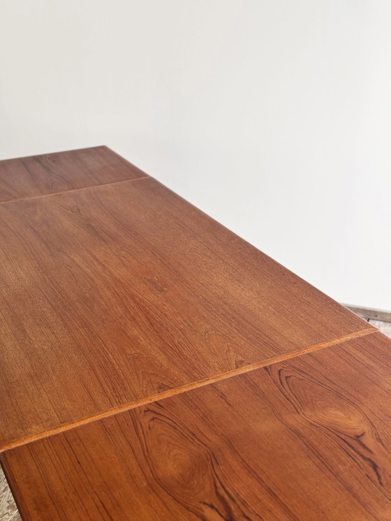 Image 1 of Mid Century Moderne Deense uitschuifbare eettafel in teak, 1960