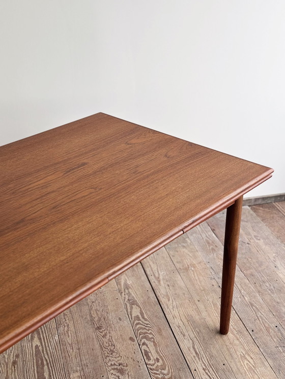 Image 1 of Mid Century Moderne Deense uitschuifbare eettafel in teak, 1960