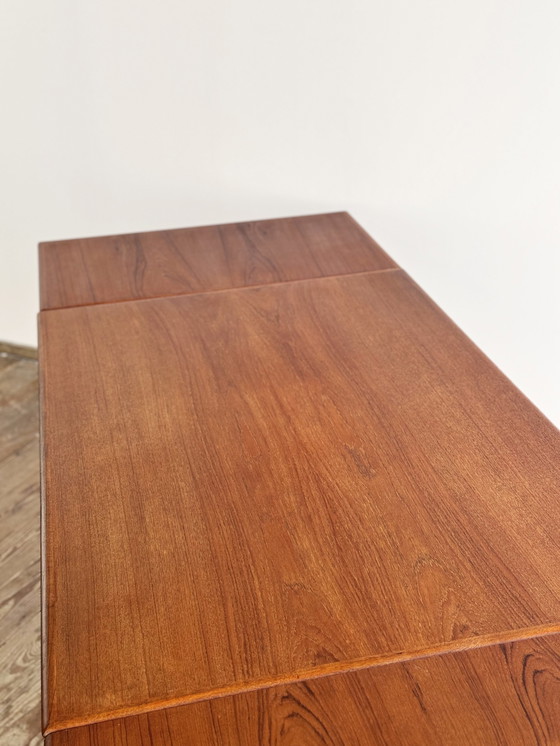 Image 1 of Mid Century Moderne Deense uitschuifbare eettafel in teak, 1960