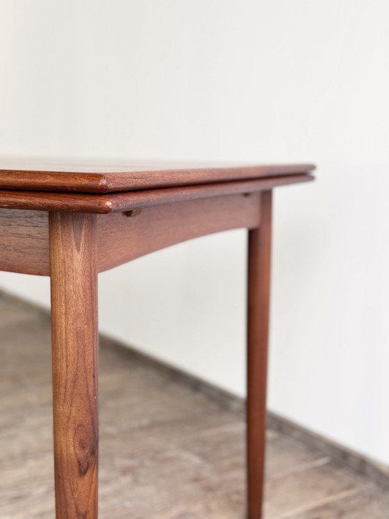 Image 1 of Mid Century Moderne Deense uitschuifbare eettafel in teak, 1960