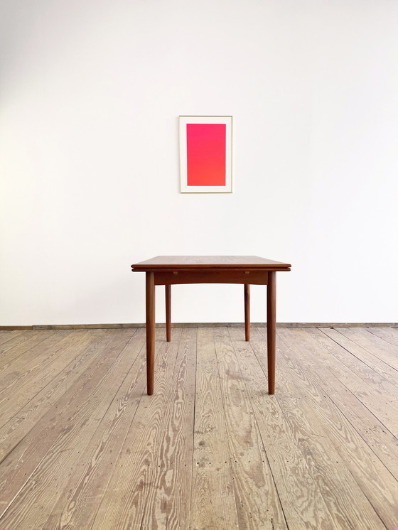 Image 1 of Mid Century Moderne Deense uitschuifbare eettafel in teak, 1960