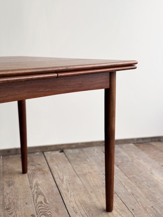 Image 1 of Mid Century Moderne Deense uitschuifbare eettafel in teak, 1960