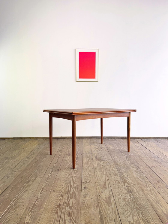 Image 1 of Mid Century Moderne Deense uitschuifbare eettafel in teak, 1960