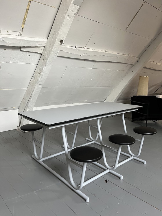 Image 1 of Refectorie Tafel En Krukken