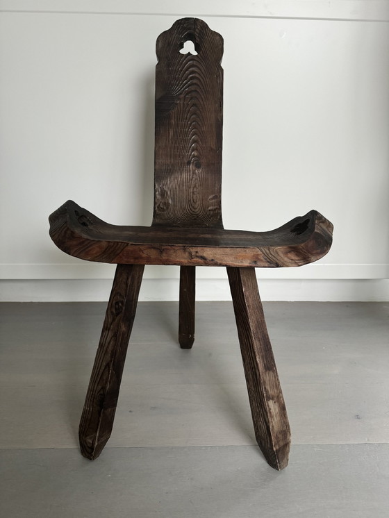 Image 1 of Brutalist chair, driepoot kruk.