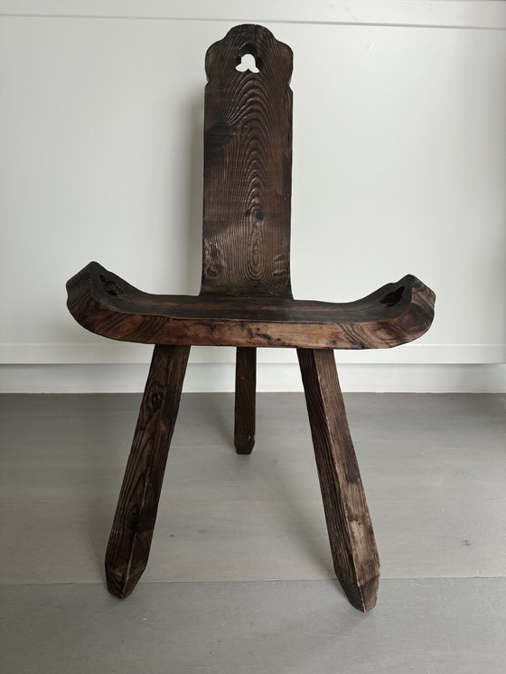 Image 1 of Brutalist chair, driepoot kruk.