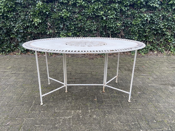 Image 1 of Set Van 2 Ijzeren Tuinbanken En Ovalen Tuintafel, Wit