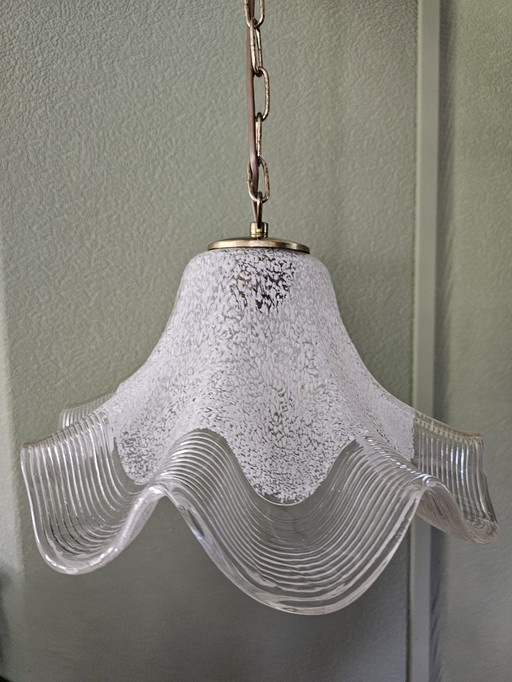 Vintage hanglamp met glazen lampenkap