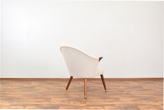 Image 1 of Mid Century Noorse Teak & Boucle Fauteuil, 1960S.