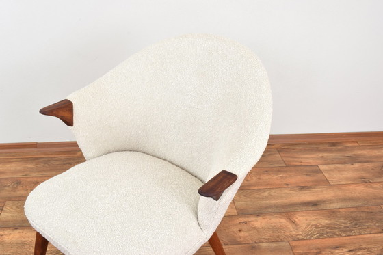 Image 1 of Mid Century Noorse Teak & Boucle Fauteuil, 1960S.