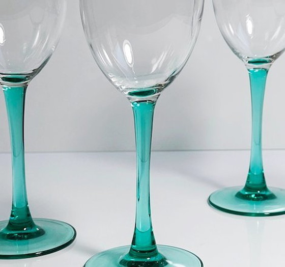 Image 1 of 4 Vintage Luminarc Wijnglazen Turquoise Smaragd 80s Art Deco Champagne